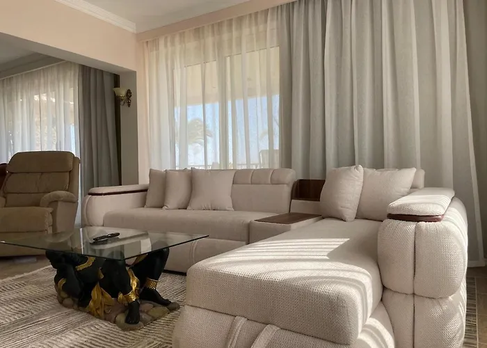 Apartment 3br Front On Redsea *